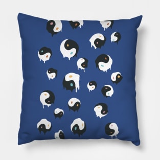 Yinyang pattern 1 Pillow