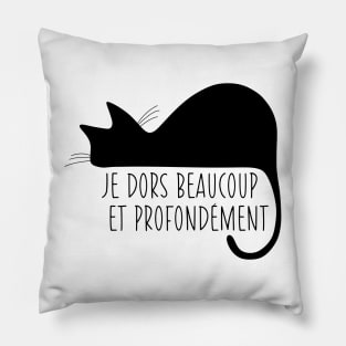 Sleeping black cat silhouette with French text "Je dors beaucoup" Pillow