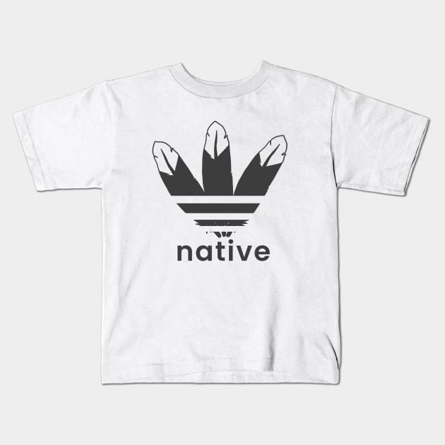 Eyanosa Native American 3 Feather Design Black Kids T-Shirt