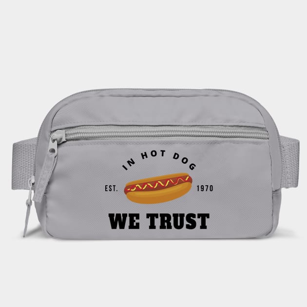 in hot dog we trust by Tshirtiz