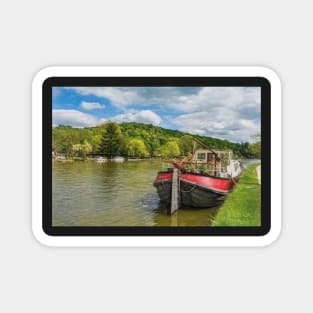 Vintage Boat On The Thames Magnet