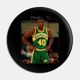 Shawn Kemp - Vintage Design Of Basketball Pin