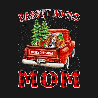 Christmas Basset Hound Mom Santa Hat Truck Tree Plaid Dog Mom Christmas T-Shirt