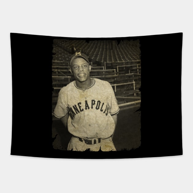 Willie Mays in MINNEAPOLIS MILLERS BASEBALL Tapestry by SOEKAMPTI