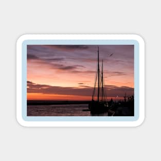 Red Sky sunrise Magnet