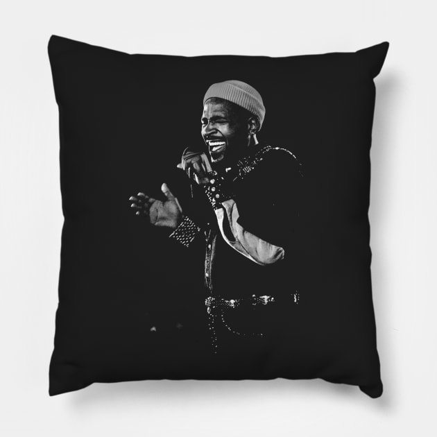 Marvin Gaye 2 Pillow by Yeyacantik