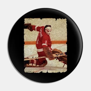 Jim Rutherford, 1976 in Detroit Red Wings (3.69 GAA) Pin