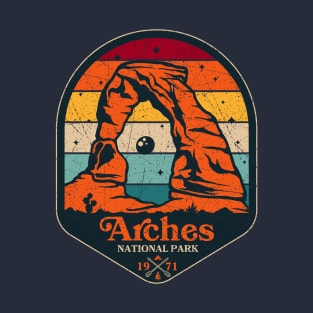 Arches national park vintage T-Shirt