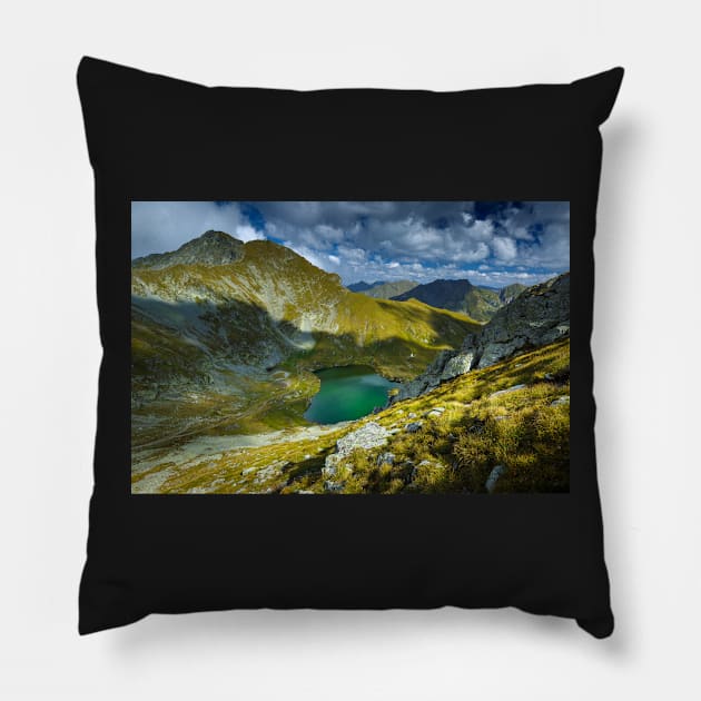 Romanian Carpathians and glacial lake Capra Pillow by naturalis