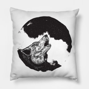 Wolf howling at full moon Pillow