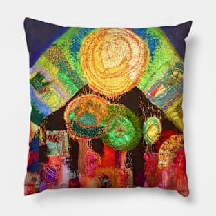 Contrasting Variations in rainbow colours Pillow