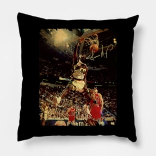 Shawn Kemp - Vintage Design Of Basketball Pillow