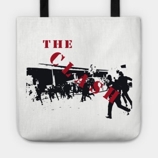 the clash of police Tote