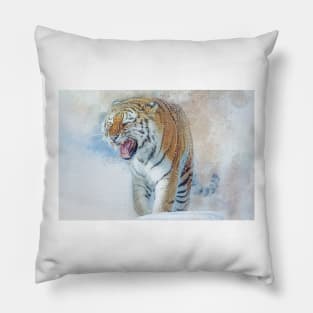 Siberian Tiger in snow Pillow