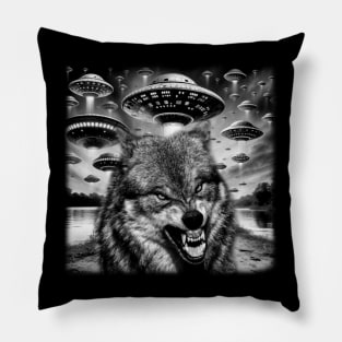 Celestial Pack Howling Fashion with Wolf UFO T-Shirt Elegance Pillow