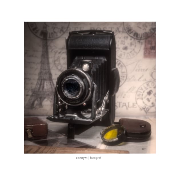 An old vintage camera with extra green filter, as a poster by connyM-Sweden