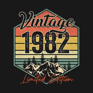 40 Year Old 40  Birthday Gifts Vintage 1982 Limited Edition T-Shirt