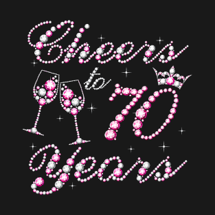 Cheers To 70 Years 1952 70th Birthday Queen Pink Diamond T-Shirt