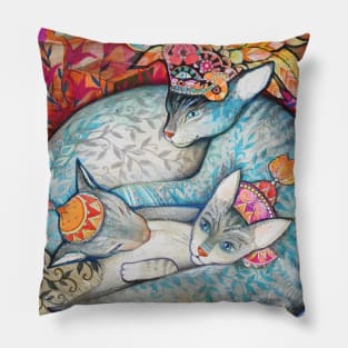 oriental beauties Pillow