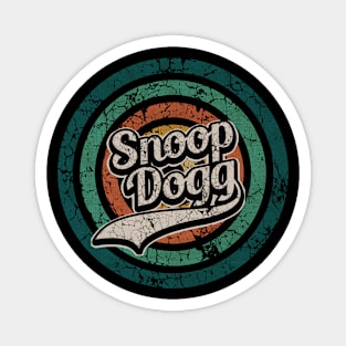 Snoop Dogg // Retro Circle Crack Vintage Magnet