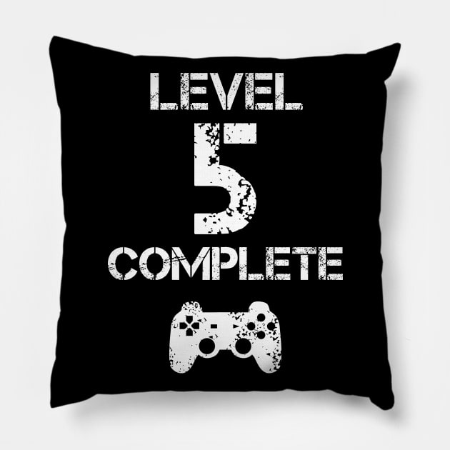 Level 5 Complete T-Shirt - Celebrate 5th Wedding - Gift Pillow by Ilyashop