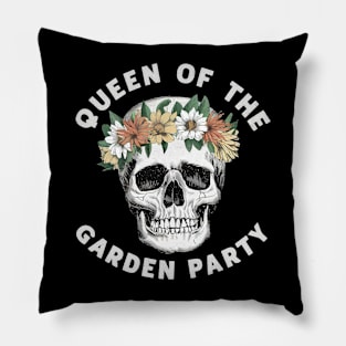 Queen of the garden party Pillow