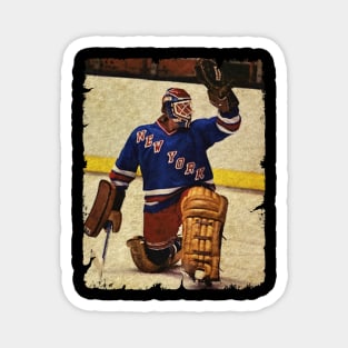 Eddie Mio, 1981 in New York Rangers (66 GP) Magnet