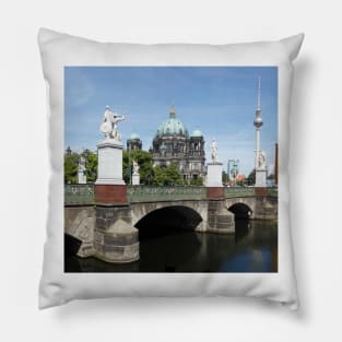 Schinkelbrücke,Berliner Dom and Spree, Berlin-Mitte, Berlin, Germany Pillow