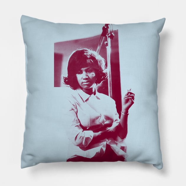 Aretha Franklin Vintage Tribute Design Pillow by DankFutura