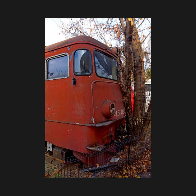 Disused loco, Romania by Random Railways