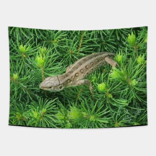 gray lizard on a green tree Tapestry