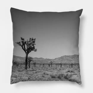 Joshua Tree Landscape Photo V4 Pillow