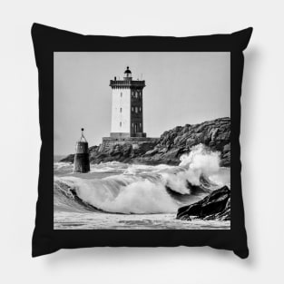 Kermorvan and the breaking wave Pillow