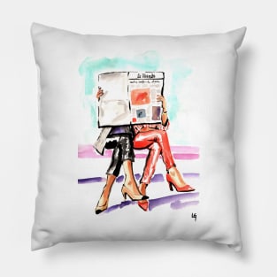 Women reading the newspaper Pillow