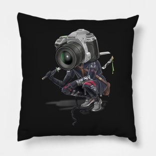 Pentax K5 Silver Samurai (negro) Pillow