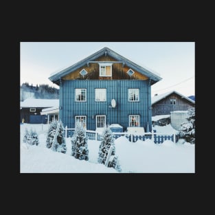 White Christmas - Typical Norwegian Farmhouse With Illuminated Xmas Decoration in Window T-Shirt