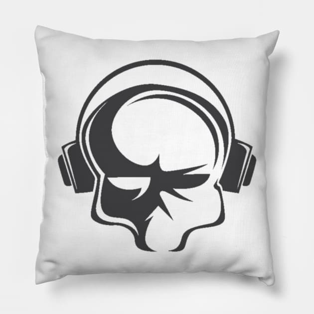 Gaming skull Pillow by GAMINGQUOTES