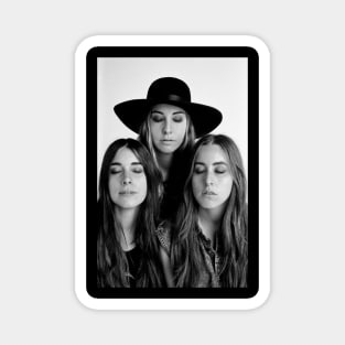 Alana Haim Magnet