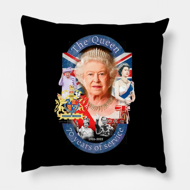 Queen Elizabeth ii Pillow by SAN ART STUDIO 