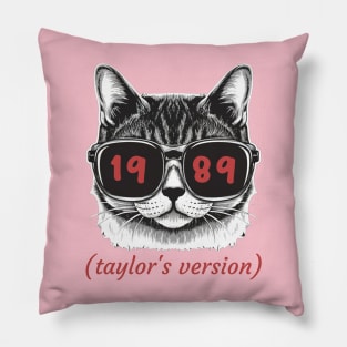 1989 taylors cat version Pillow