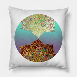 Mandala symmetrical Pillow