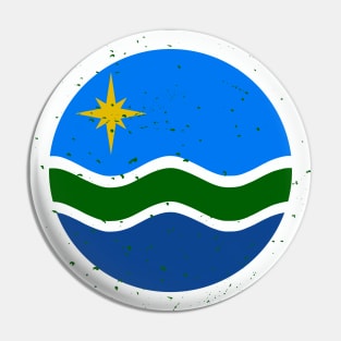 Retro Duluth Minnesota City Flag // Vintage Duluth Flag Grunge Emblem Pin