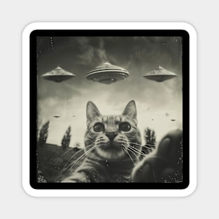 Alien UFO Cat Selfie Magnet