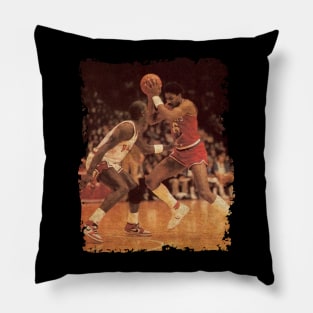 Young Michael Jordan vs Julius Erving Pillow