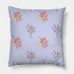 Autumn leaves on lavender background Pillow