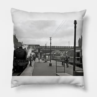 Waverley Station, Edinburgh Pillow