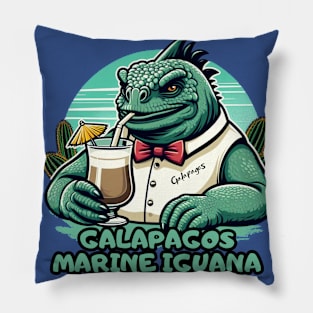 Galapagos marine iguana enjoying summer retro vintage Pillow