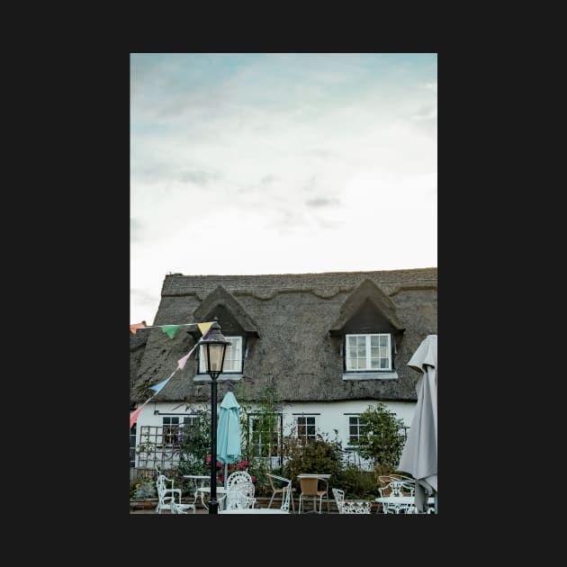 Pretty cafe with thatched roof in Norfolk by yackers1