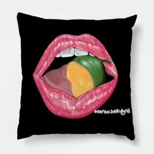 Labios de quenepa Pillow