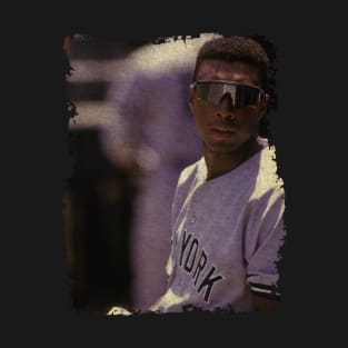 Bernie Williams in New York Yankees T-Shirt